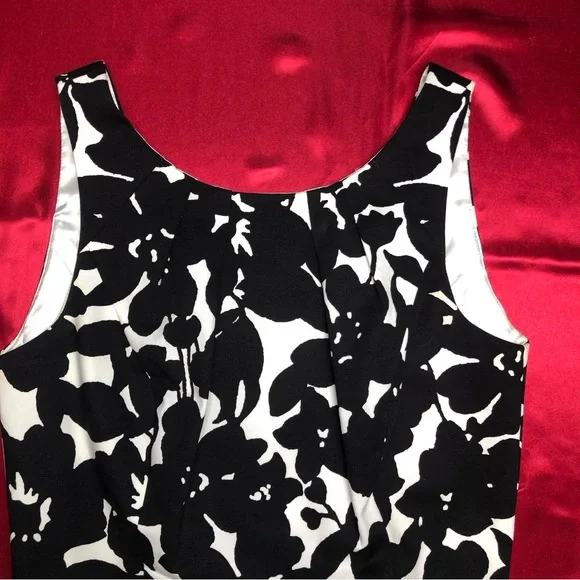 White House Black Market (WHBM) Floral Print Sleeveless Sheath Dress With A Belt - Picture 4 of 12